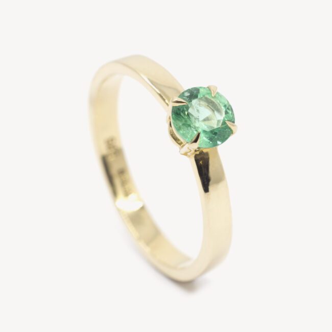 gold emerald ring
