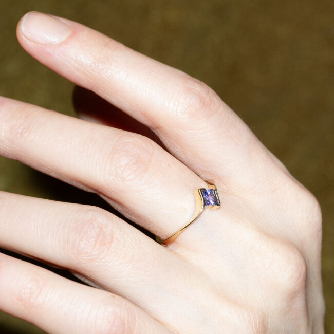 gold tanzanite ring