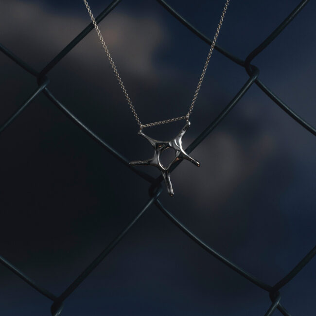 ://[WEB] pendant < v >