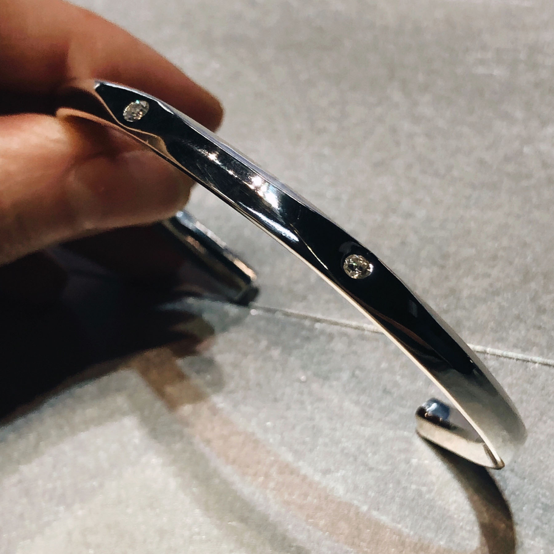 bransoleta srebrna z diamentami