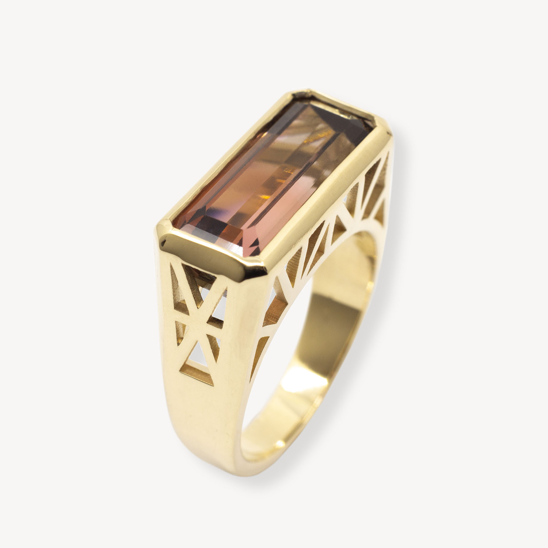 Pierścień złoty z turmalinem