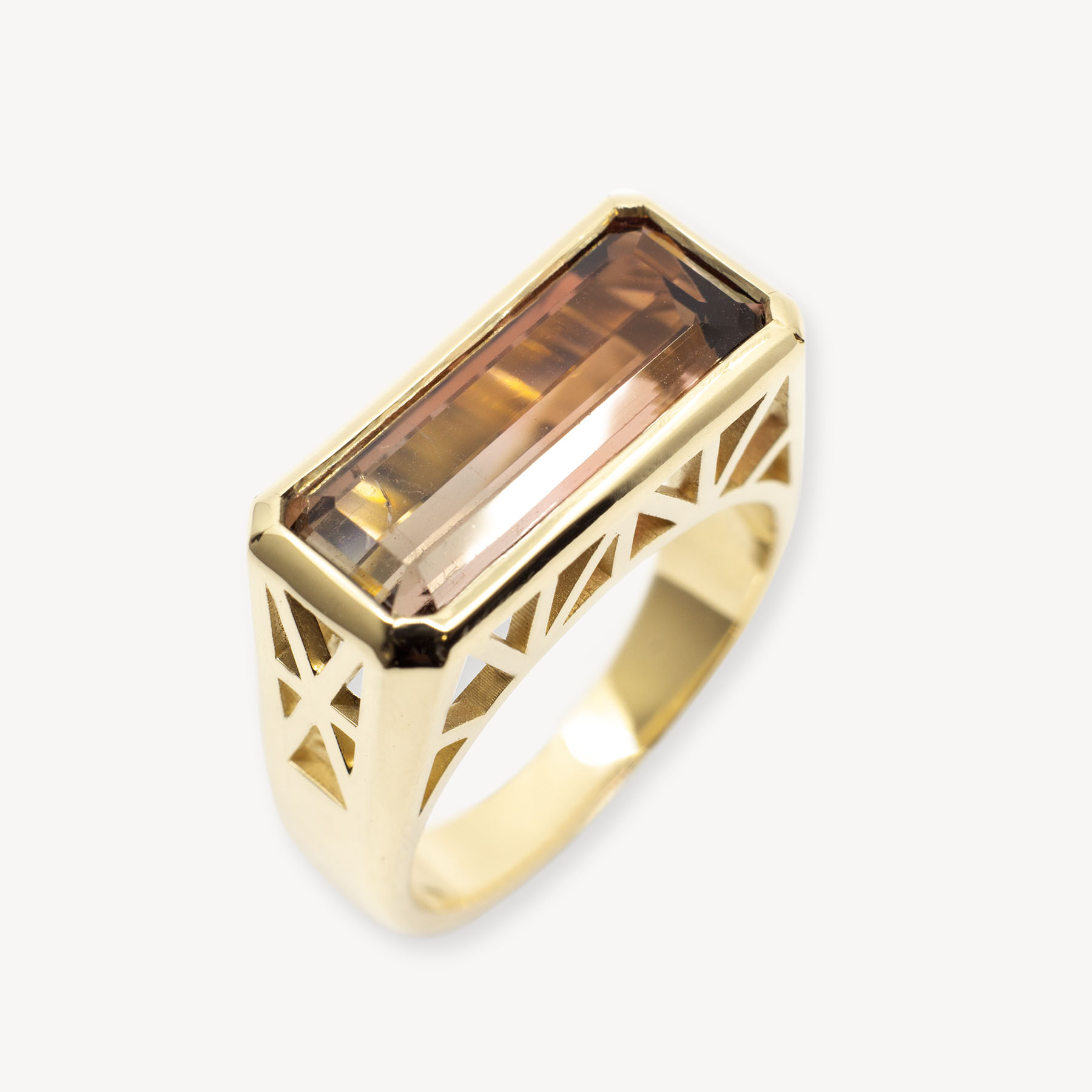 Pierścień złoty z turmalinem