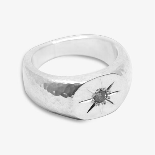 Ręcznie wykonany sygnet ze srebra z diamentem w oprawie gwiazdy, widok z góry